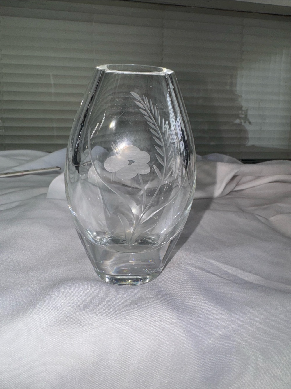 VTG clear crystal etched bud vase
